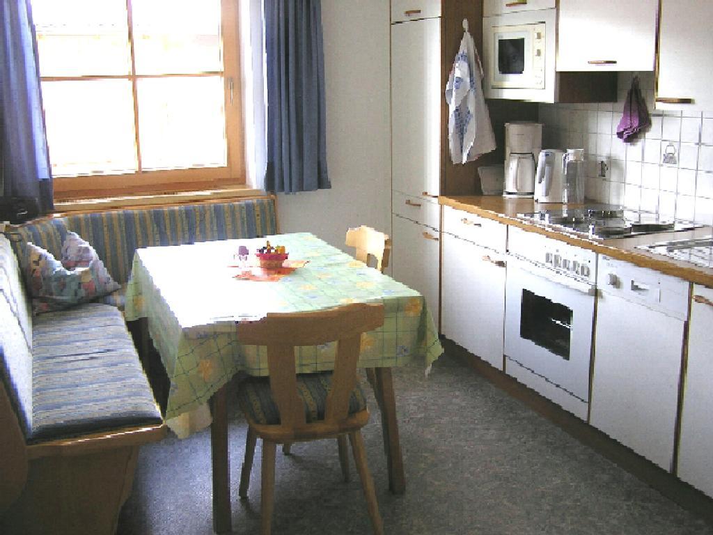 Appartement Haus Pinzger à Fendels Extérieur photo