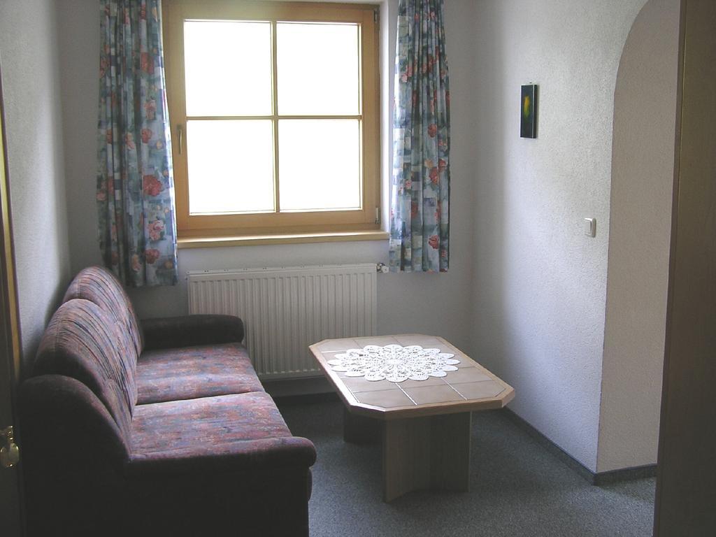 Appartement Haus Pinzger à Fendels Extérieur photo
